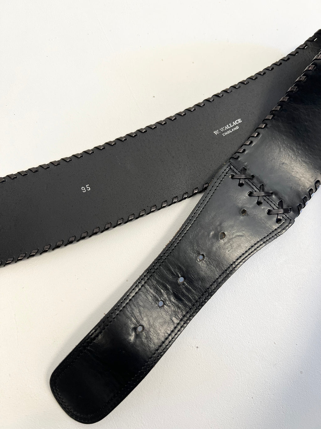 Cintura W. Wallace England