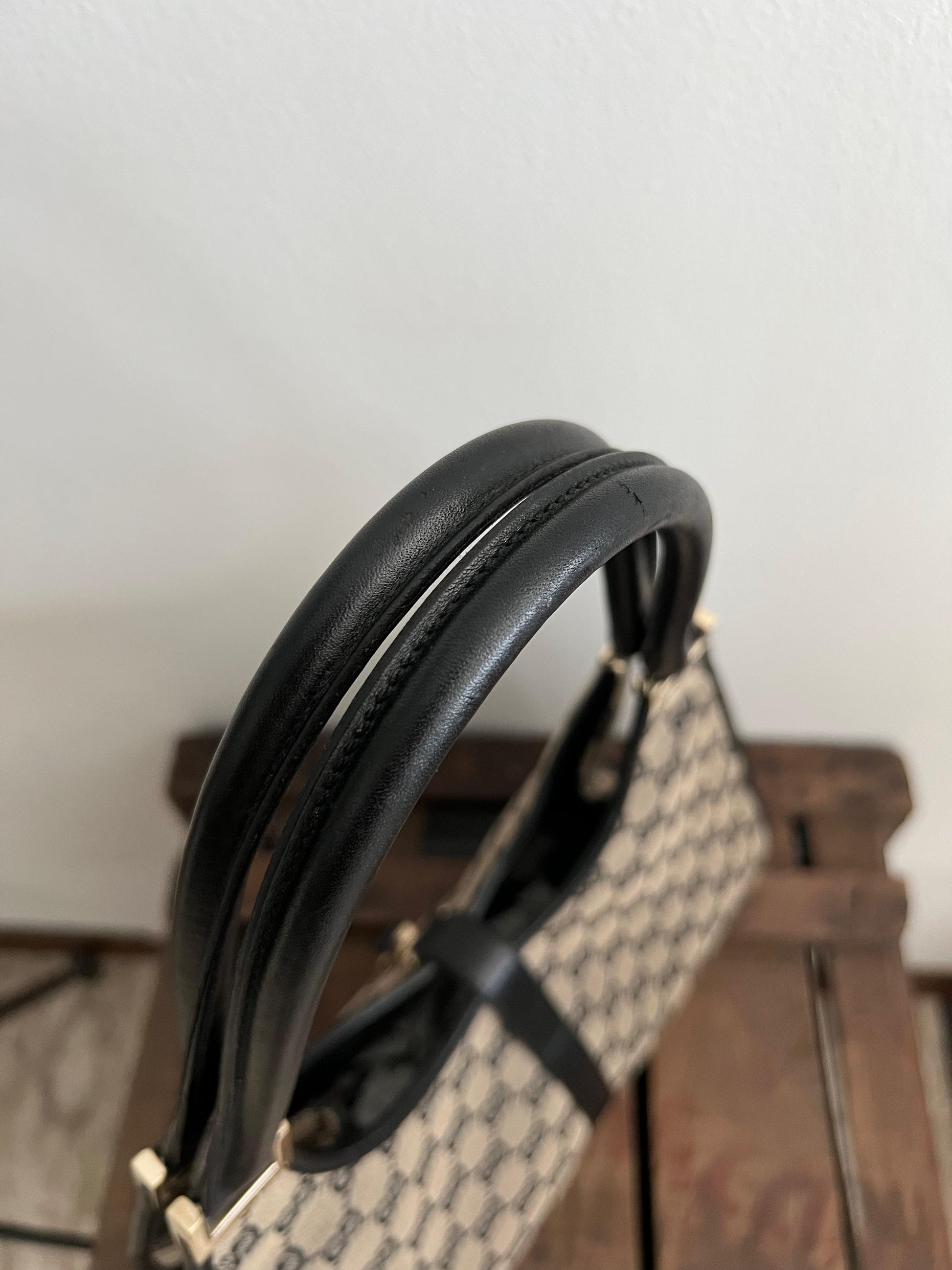 Gucci Jackie Shoulder Bag 2000 canvas GG